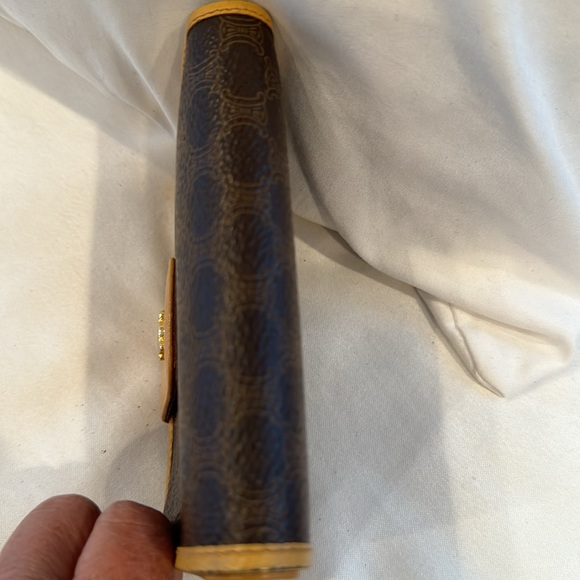 Celine Compact Kiss-Lock  Wallet light Cognac edging with Brown. 4 1/2”x 3 1/2” - Picture 14 of 15